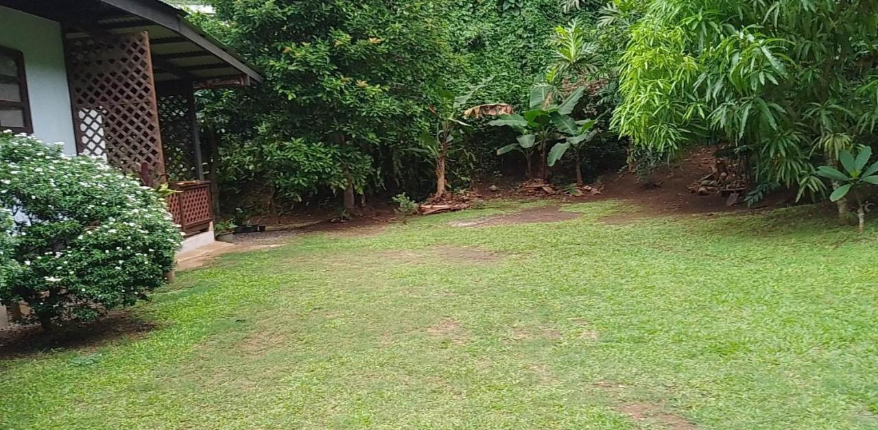 Fare Mihimana Hotel Vai'are Buitenkant foto